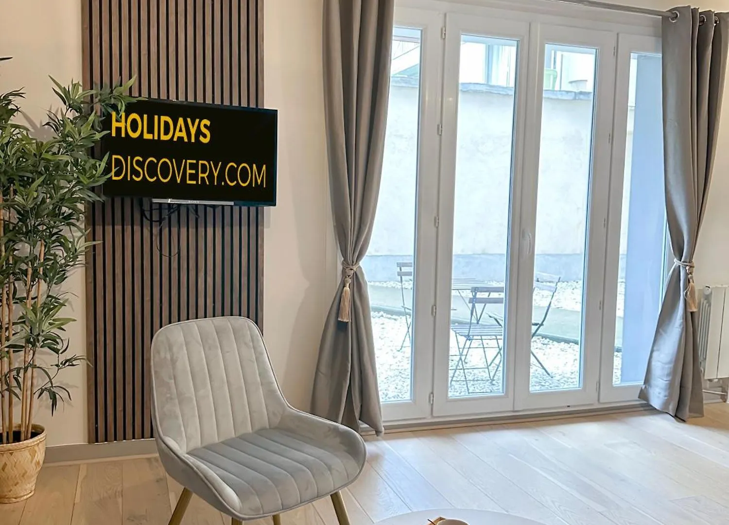 - Buttes Chaumont's Park -entire Flats Apartment *