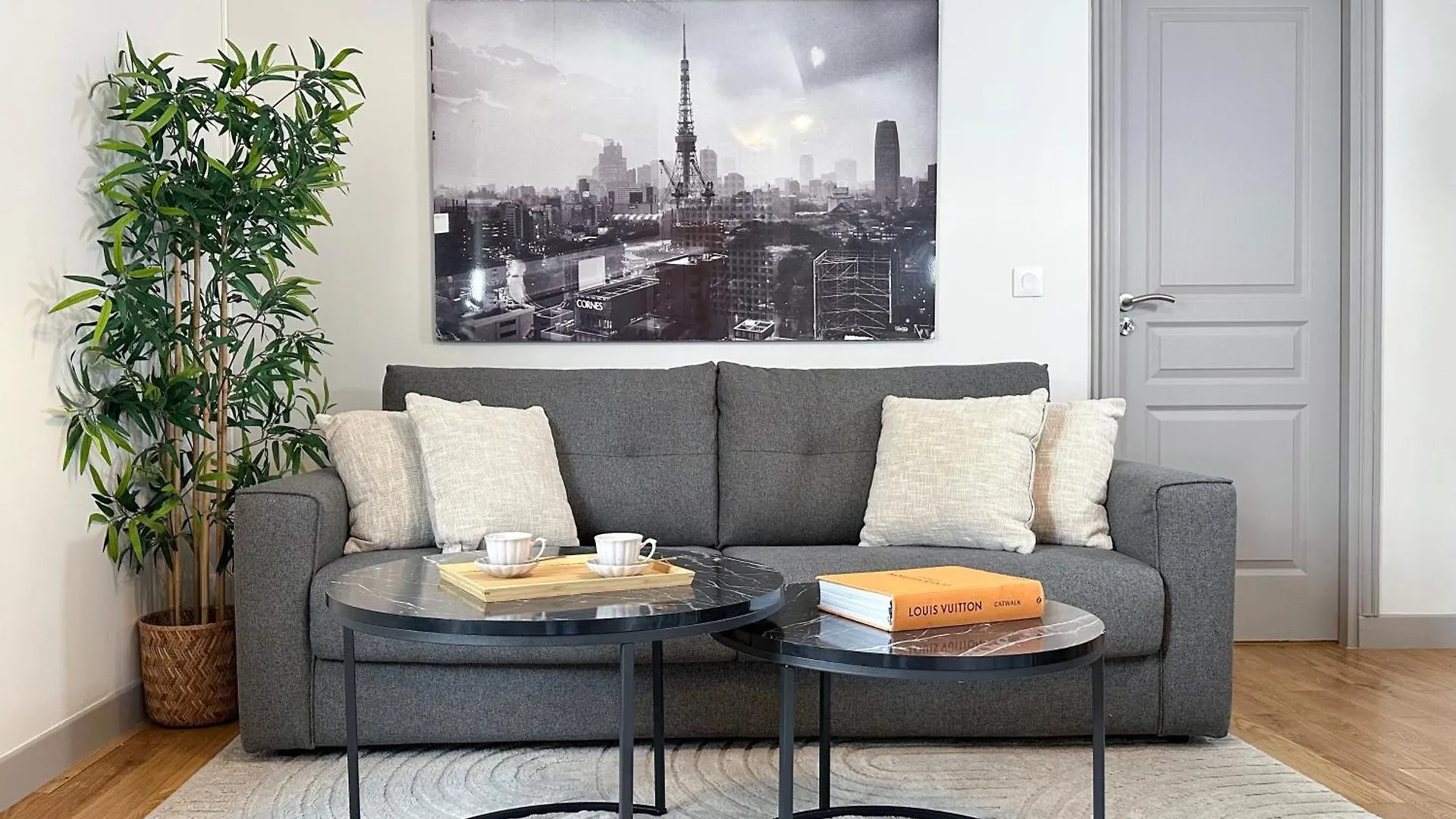 - Buttes Chaumont's Park -entire Flats Apartment Paris