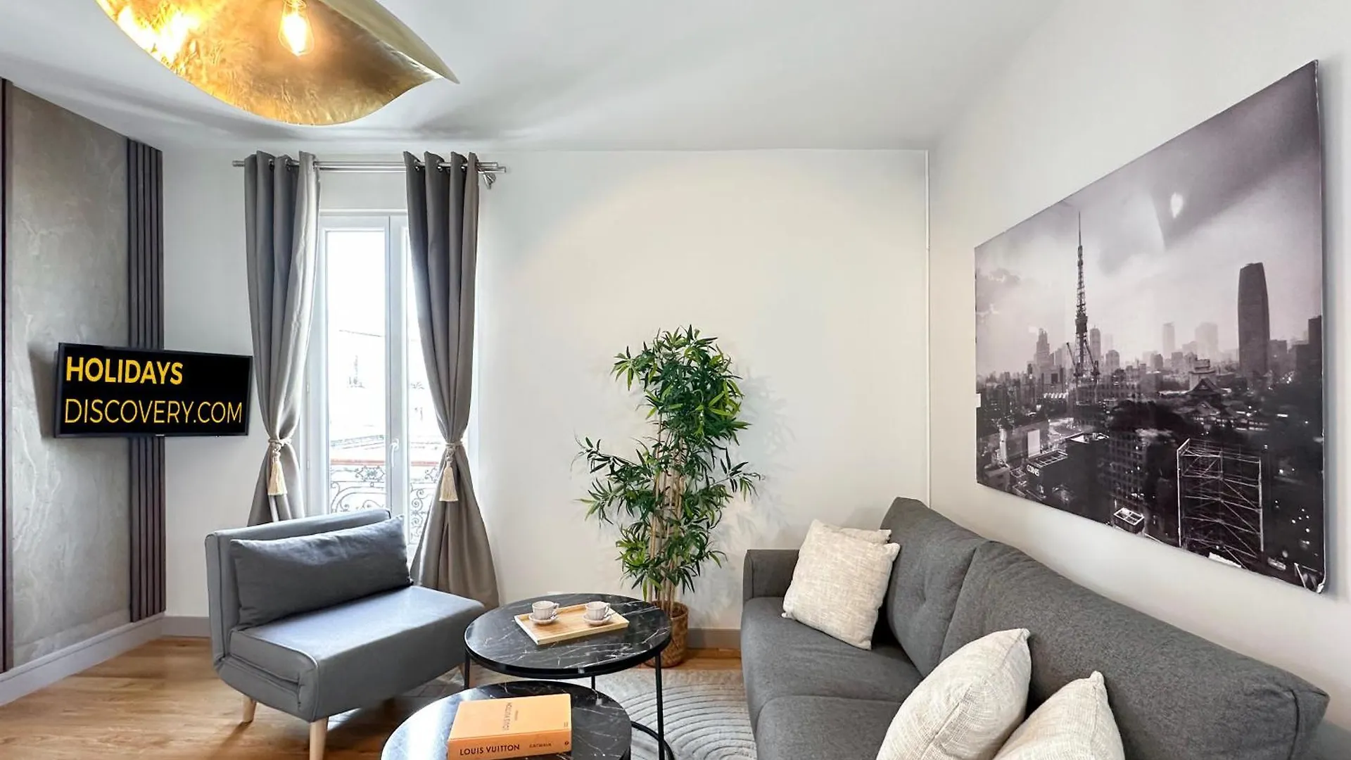 - Buttes Chaumont's Park -entire Flats Apartment *
