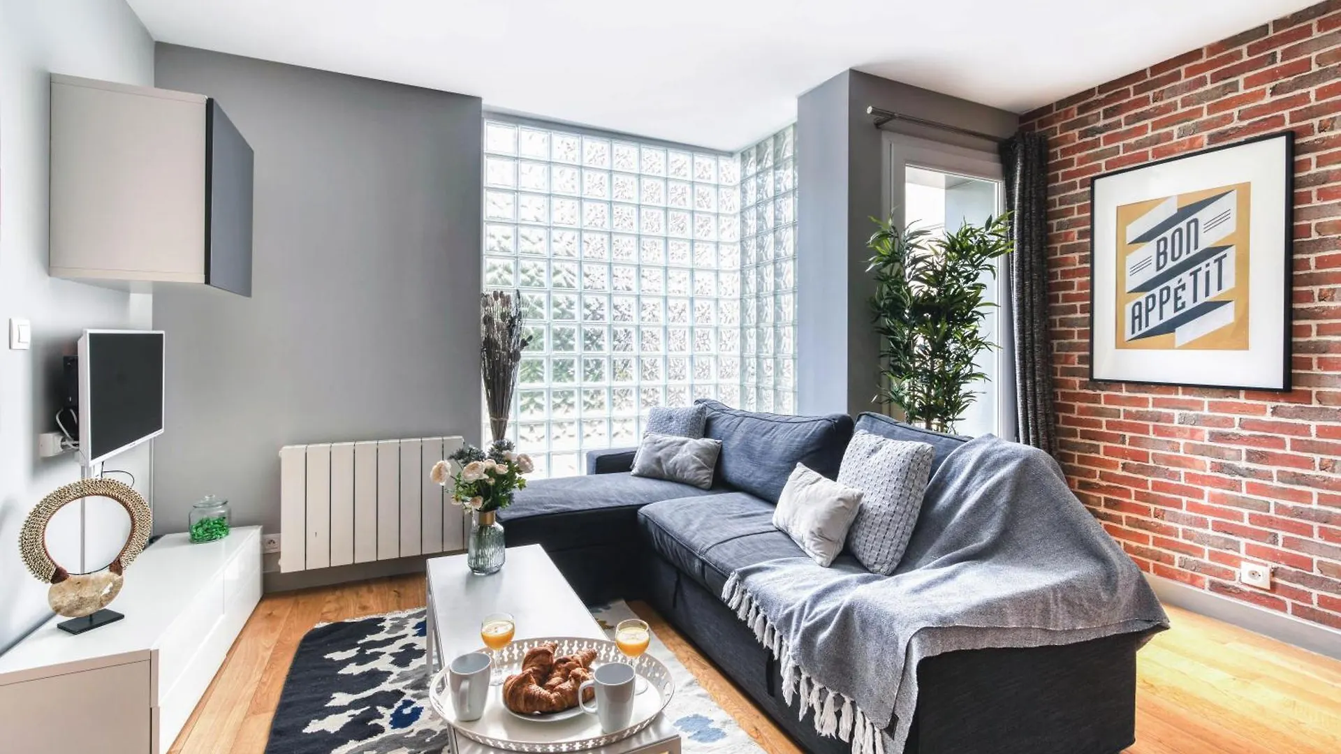 - Buttes Chaumont's Park -entire Flats Apartment Paris